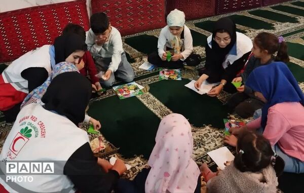استقرار اعضای جمعیت هلال احمر شهرستان تویسرکان در جشن میلاد امام رضا(ع)