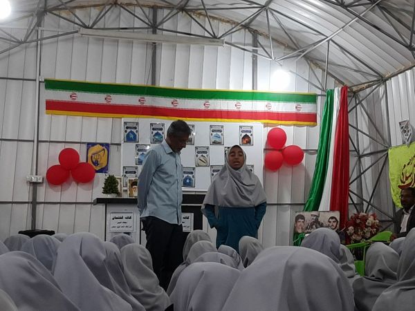 ترویج ارزش‌ها و مفاهیم اسلامی در دبیرستان شاهد شهید مصلحی میناب