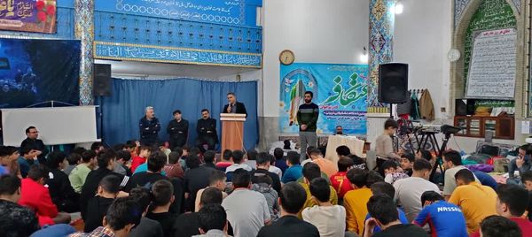 اعتکاف دانش‌آموزی در مسجد جامع قائمشهر