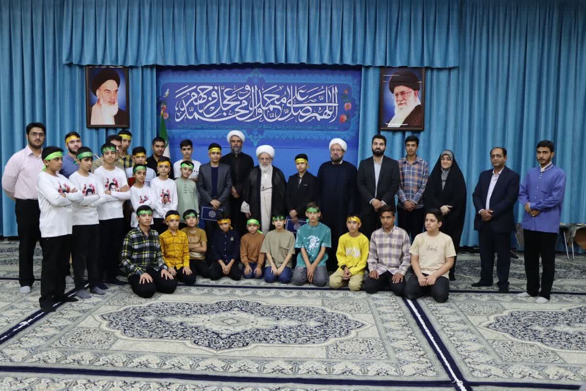 آرزوی متفاوت نوجوانان شهرستان اشکذر در مراسم‌‌ تقدیر