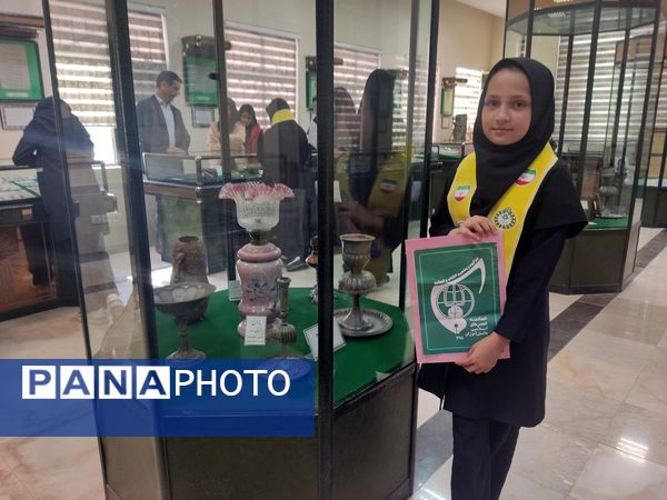 هفته کتاب خوانی در آرامگاه شهید مدرس