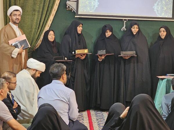 جلسه انجمن اولیا و مربیان در دبستان هیات امنایی قرآنی مبین شهرستان شیروان