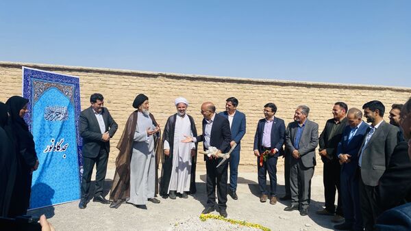 کلنگ‌زنی نمازخانه در مدرسه برکت علیاشهر 