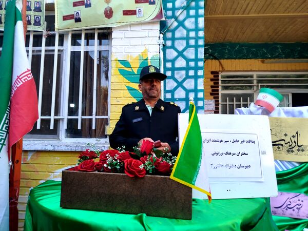 جشن ولادت حضرت زینب در دبیرستان دخترانه دانشور 2 