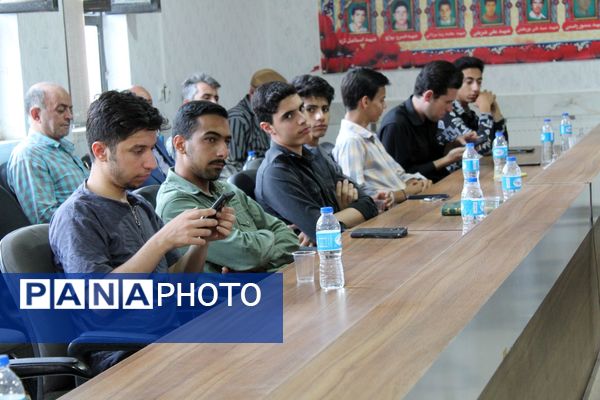 نشست اصحاب رسانه شهرستان سامان با مدیرکل فرهنگ و ارشاد اسلامی استان چهارمحال و بختیاری