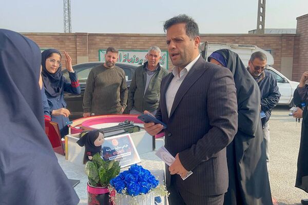 مدرسه فرزانگان ملارد میزبان نمایشگاه دستاوردهای علمی دانش‌آموزان