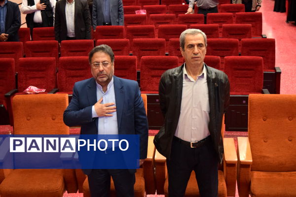 نشست توانمندسازی مدیران منطقه ۱۴ با محوریت مدیریت مدرسه‌محور و تحول آموزشی