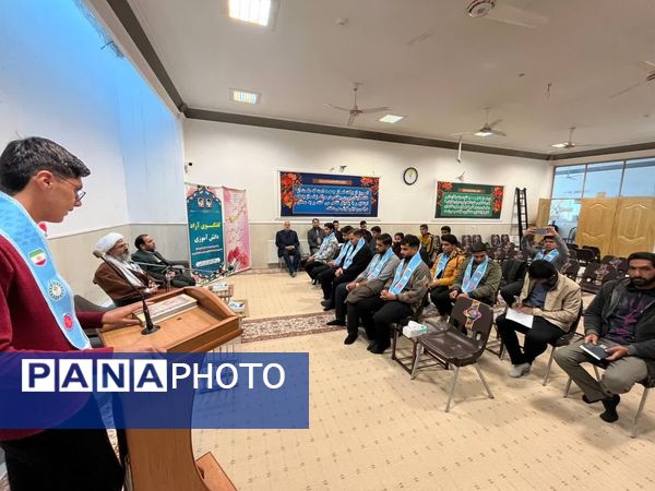 دیدار نمایندگان تشکل‌های دانش‌آموزی مدارس پسرانه مقطع متوسطه دوم کاشمر با امام جمعه