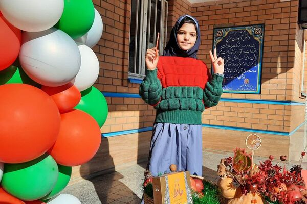 برگزاری مراسم جشن یلدا در مدرسه مهرآیین و مدرسه مریم بهارستان۲