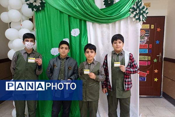 پیش‌اجلاسیه نماز در مدارس فیروزکوه با تجلیل از فعالان دینی