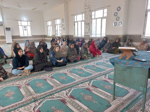 گفت‌وگوی کارشناس آسیب‌شناسی با والدین هنرستان زهرای مرضیه بندرعباس 