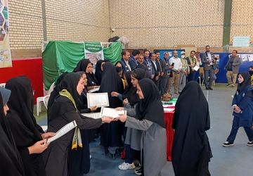 برگزاری اردوی تمشک در شهرستان بام صفی آباد 