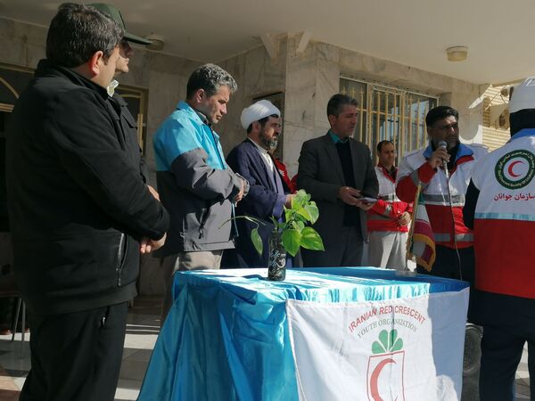 نواختن زنگ زلزله در دبیرستان کوشش شهرستان فاروج 
