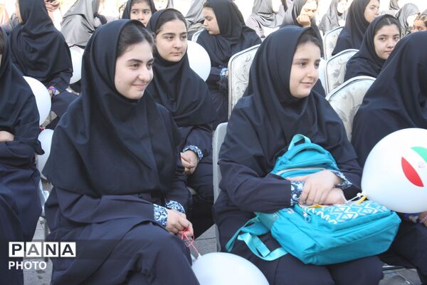 برگزاری جشن جوانه‌ها در مدرسه مهدیه زنجان با حضور مسئولان استانی