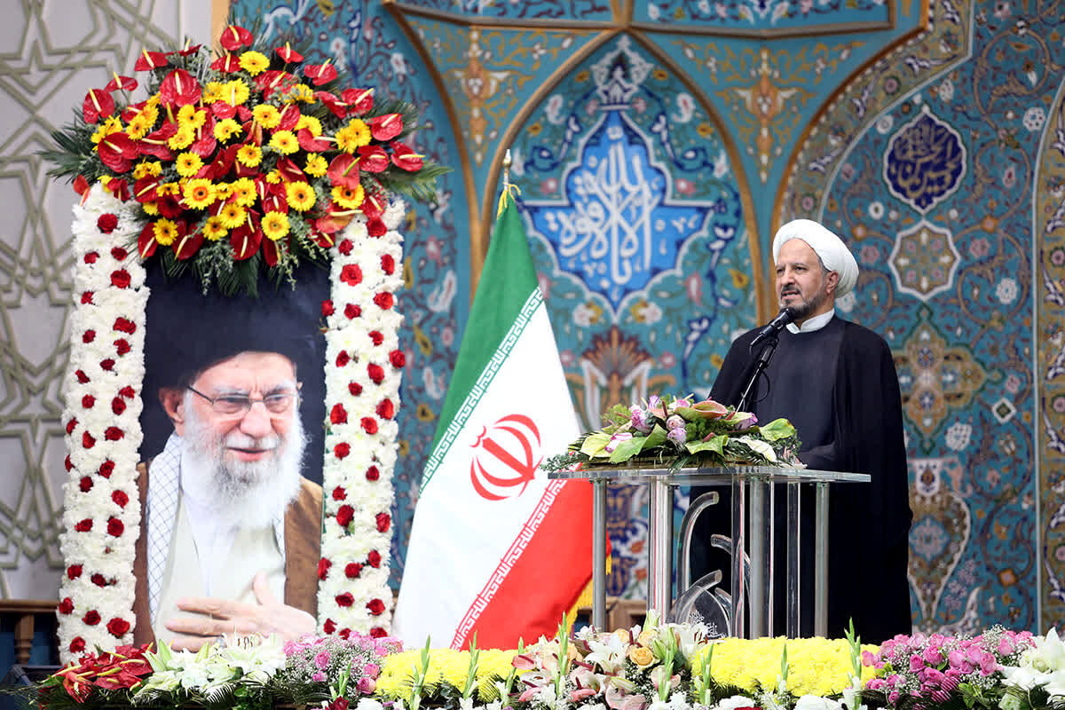 یاد شهدا و رسیدگی به آسیب دیدگان جنگ از برنامه‌های دهه کرامت امسال است