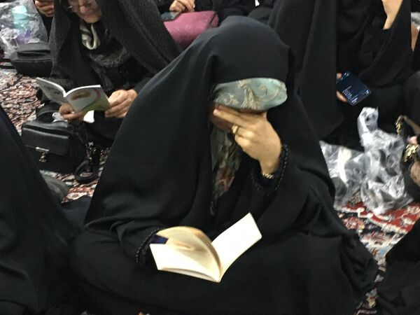 برپایی مراسم دعای عرفه در گلستان شهدای اصفهان