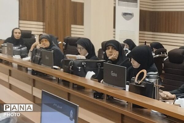 کارگاه بررسی نقش زیست بوم مدرسه در پیشگیری از آسیب‌‌های اجتماعی 