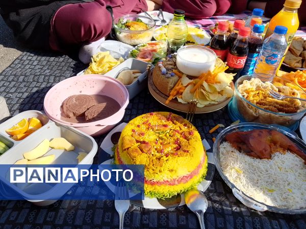 برگزاری جشنواره غذا در مدرسه طهوریان ۲ ناحیه پنج