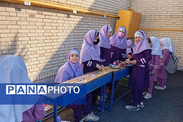 بازارچه دانش‌آموزی در دبستان شاهد شهید محمدرضا کشاورز 