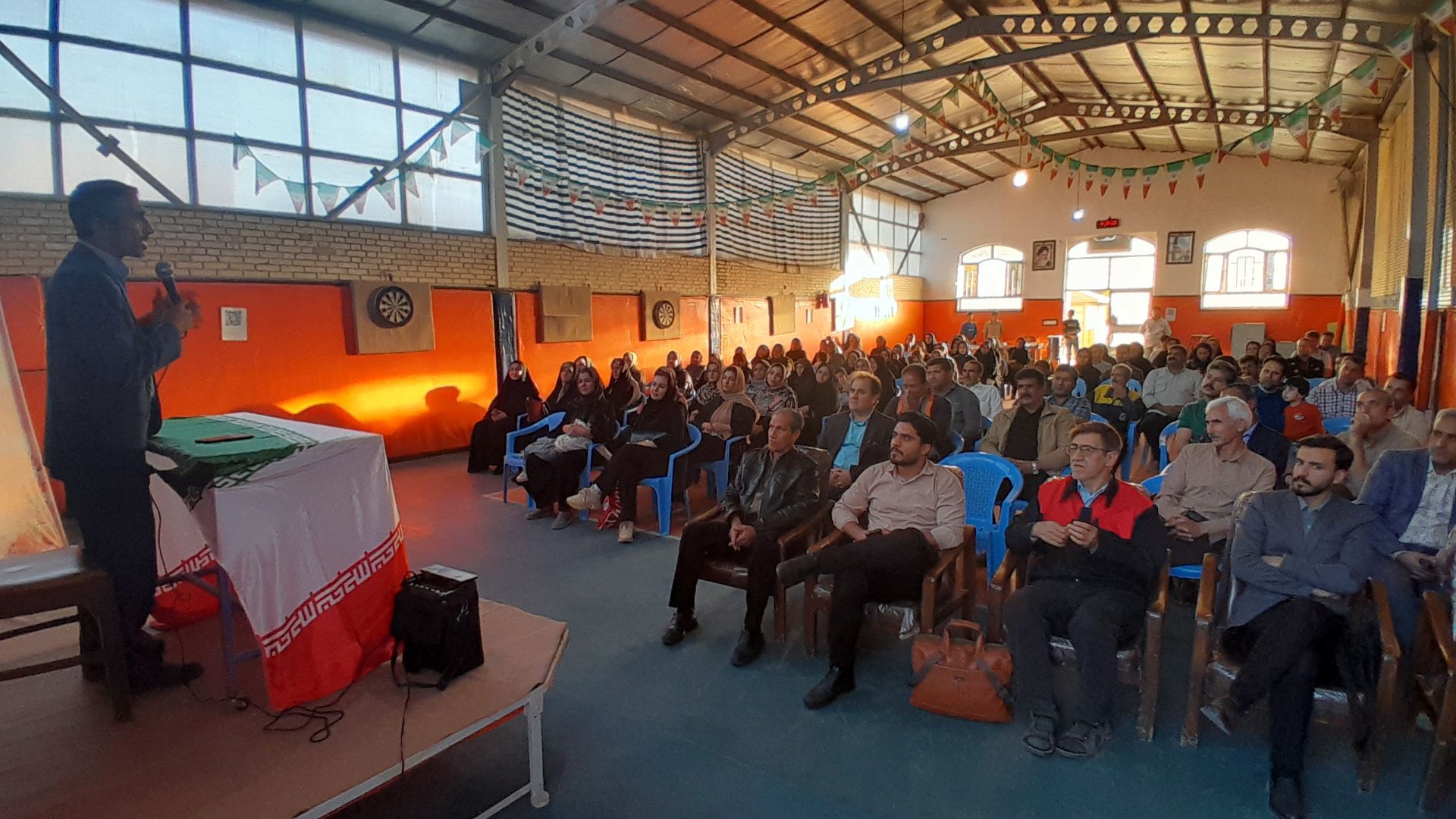 اولین جلسه و انتخابات انجمن اولیا و مربیان مدرسه محمودیه خیامی 11