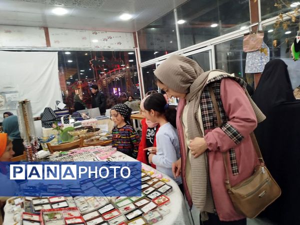 اختتامیه نمایشگاه نوروزی ارغوان در فاروج