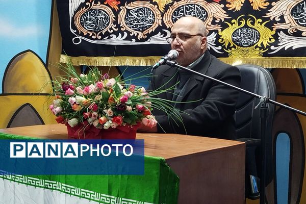 گردهمایی انجمن شعر و ادب فرهنگیان در دبستان طالقانی ناحیه دو شهرری 