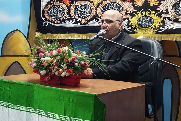 گردهمایی انجمن شعر و ادب فرهنگیان در دبستان طالقانی ناحیه دو شهرری 