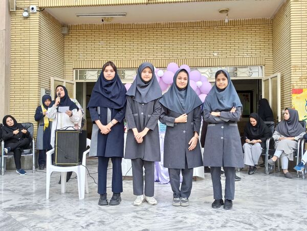 تجلیل از معلم و دختر ایرانی در بهار کرامت 