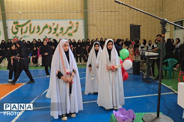 المپیاد ورزشی درون‌مدرسه‌ای با حضور مسئولین شهرستان فلارد