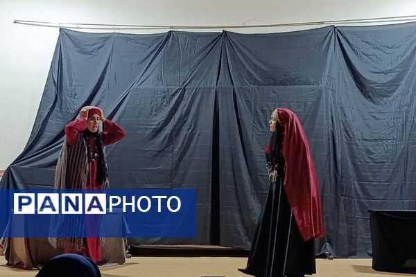 اجرای تئاتر به مناسبت شهادت حضرت فاطمه(س) در مدرسه شهید غیوری ناحیه یک شهرری