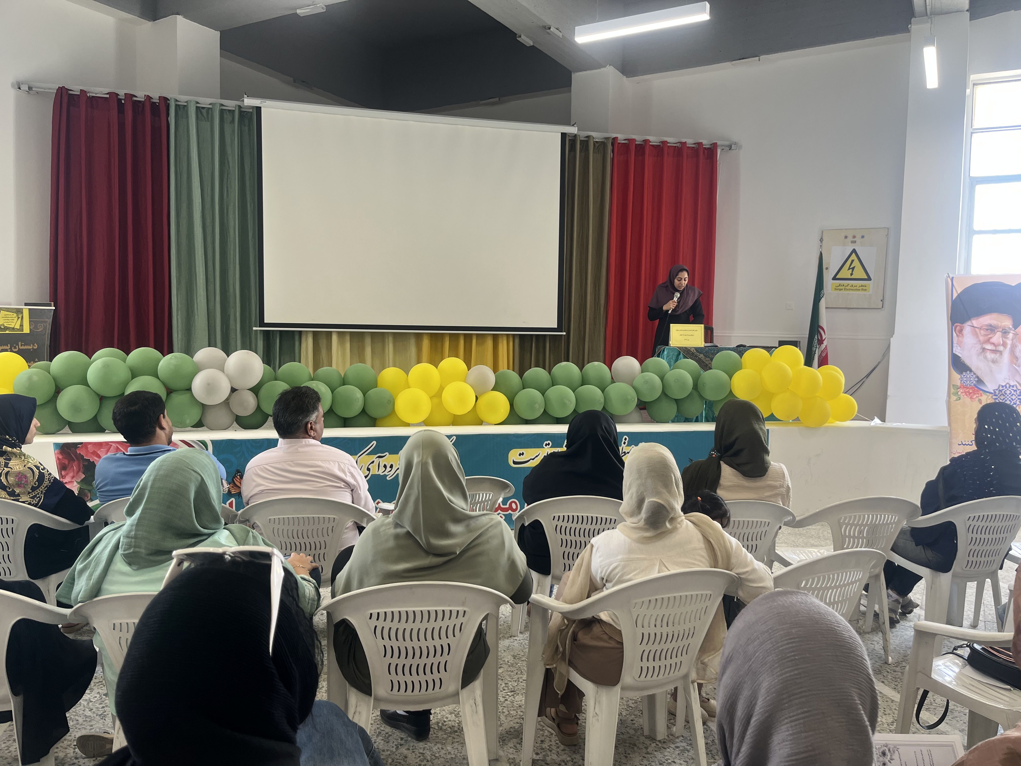 برگزاری جلسه اولیا و مربیان پایه اول دبستان شهید تندگویان