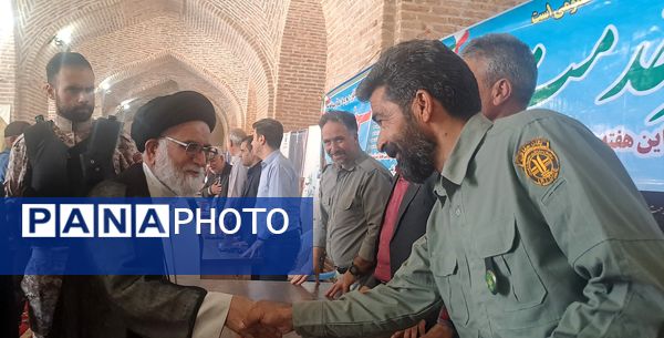 میز خدمت اداره‌های شهرستان نیشابور در جمعه خشم و نصر 