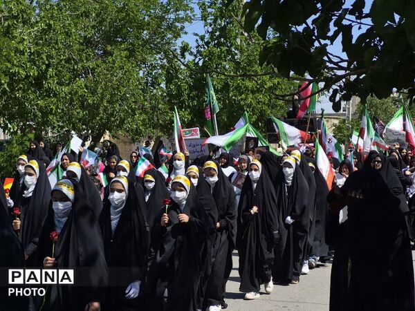 رزمایش بانوان جانفدای ایران در شهر آوه