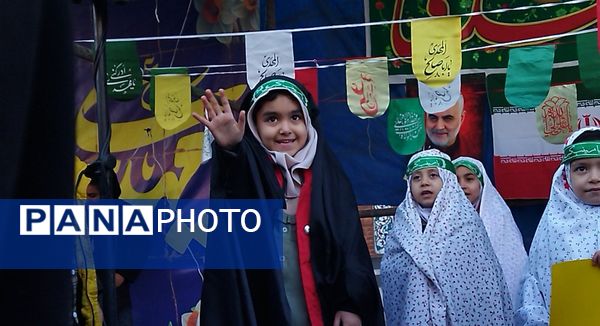 حضور مردم در مهمانی کیلومتری اعیاد شعبانیه نیشابور