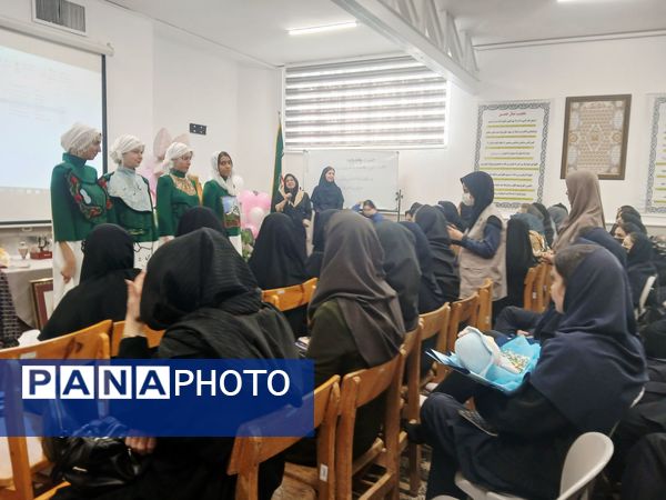 جشن روز خیاط درهنرستان کیمیاناحیه۳