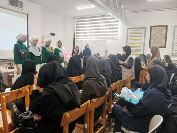 جشن روز خیاط درهنرستان کیمیاناحیه۳