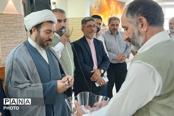 تجلیل خادمان امام رضا (ع) از پرستاران در اسلامشهر
