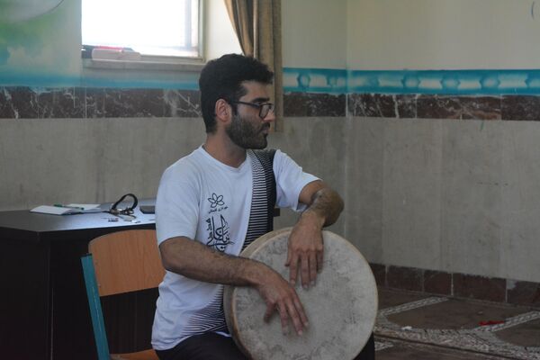 آموزش ضرب زورخانه‌ای در دبستان رازی ناحیه 2 بهارستان