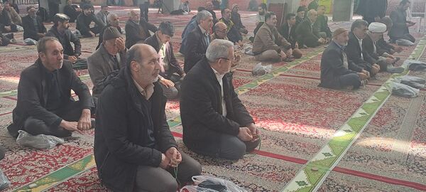 نماز عبادی سیاسی جمعه به همراه سخنرانی پیش از خطبه های معاون پرورشی در نیشابور 