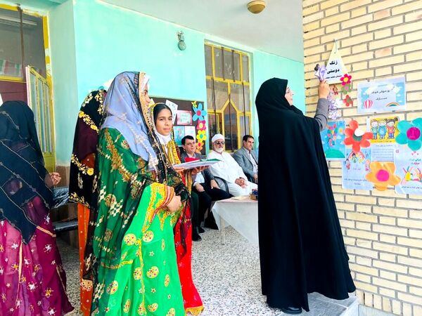 طنین «زنگ دوستی» در مدارس جاسک