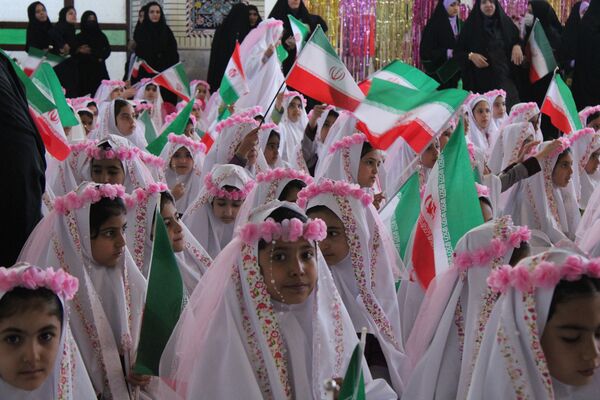 جشن تکلیف دانش‌آموزان دختر شهرستان بن 