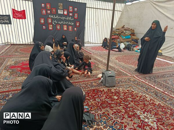موکب خانم فاطمه الزهرا محله خضر در خدمت زائران سید الشهدا