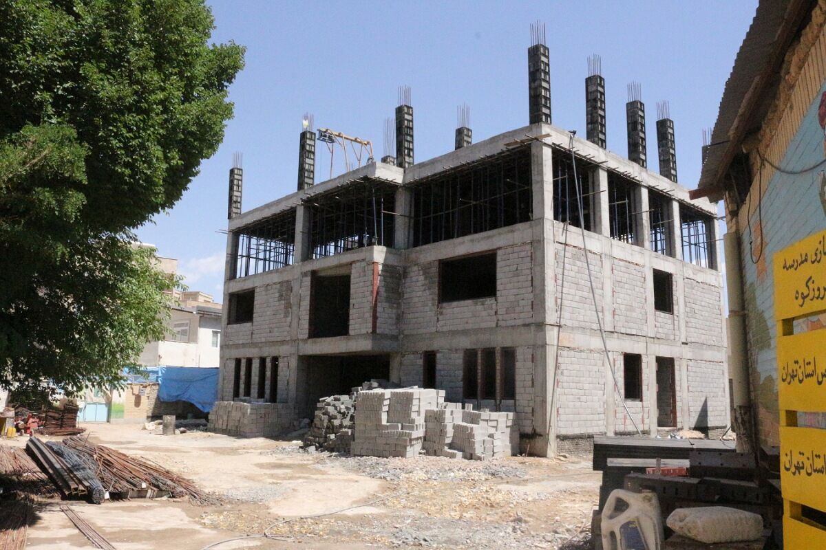 تلاش مسئولان فیروزکوه برای توسعه زیرساخت‌های آموزشی؛ بازدید میدانی از پروژه‌های مدرسه‌سازی و باشگاه ورزشی