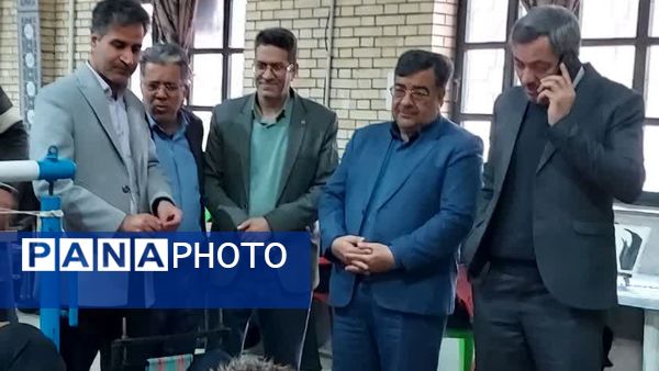 موج رنگها در جشنواره فردا