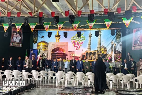 بیعت معلمان و مسئولین آموزش و پرورش ملارددر هفته معلم در گلزار شهدا با شهدا