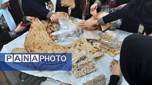 ضیافت افطاری در دبیرستان هیات امنایی فیض کاشانی