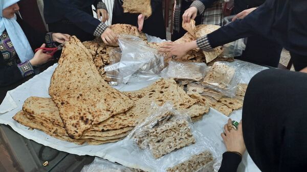 ضیافت افطاری در دبیرستان هیات امنایی فیض کاشانی