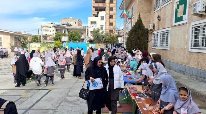 بازارچه دانش‌آموزی آزادشهر