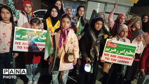 حضور گسترده فرهنگیان و دانش‌آموزان پیشتاز بیرانوند در چهل و سومین اجتماعات شبانه مردم