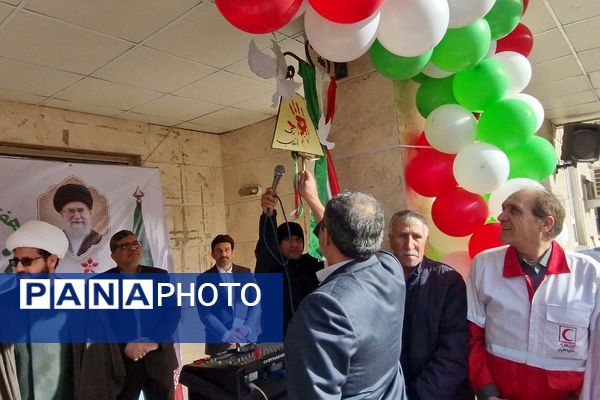 آیین نواخته شدن زنگ انقلاب اسلامی در مدرسه آیت‌الله خامنه‌ای قرچک